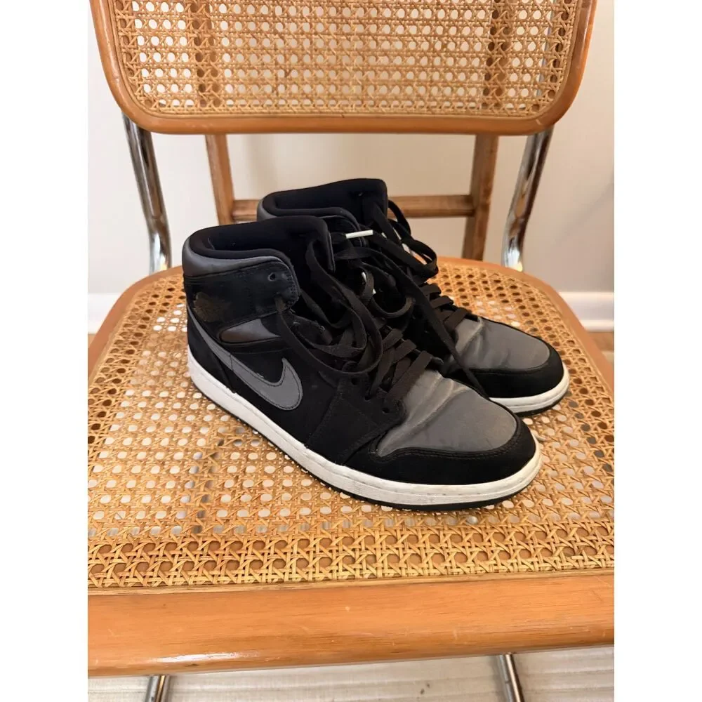 Black on Black Nike Jordan 1 Mid High
